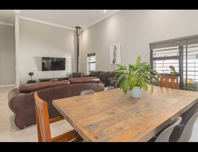 4 BEDROOM FREEHOLD FOR SALE IN PARKLANDS NORTH